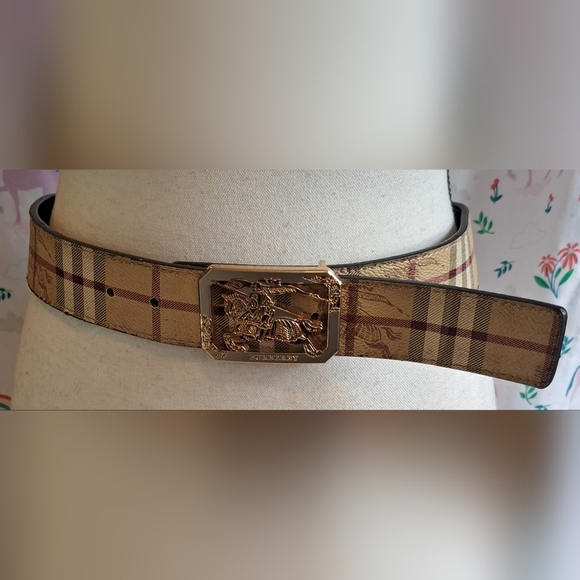 EUC Burberry Nova Check & Black Emboss Reversible Leather Neutral Belt 43in - Picture 1 of 9
